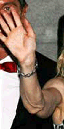madonnas-arm