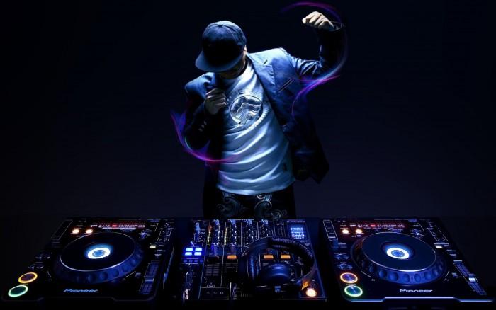 DJ